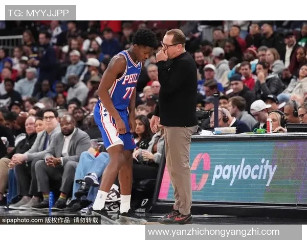 01年76人对阵猛龙的经典对决回顾与精彩瞬间分析 01年76人对阵猛龙的经典对决回顾与精彩瞬间分析